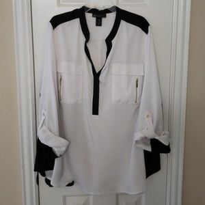 Black and White statement piece!! V-neck tunic